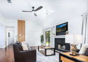 Cozy, Round Rock Retreat, Modern, Sleeps 10